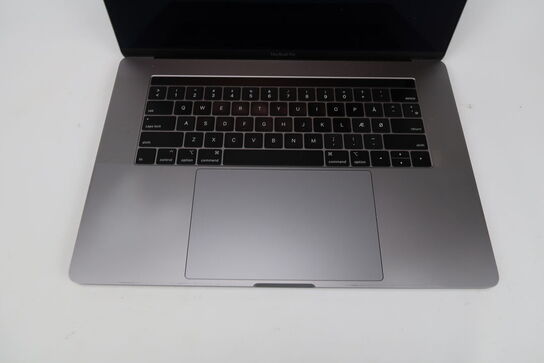 Apple Macbook Pro 15,4"
