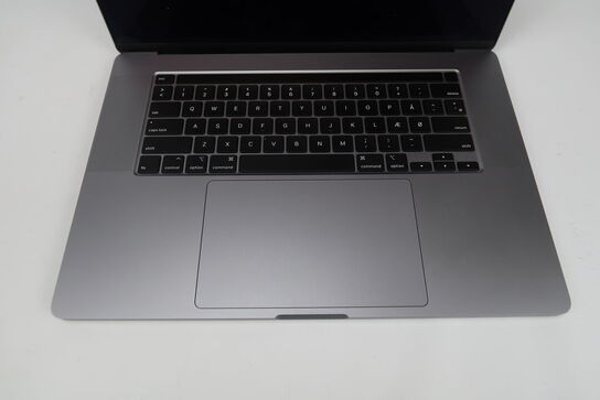 Apple Macbook Pro 16"