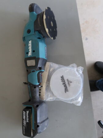 Polermaskine 125mm MAKITA DPO500 med 1 batteri
