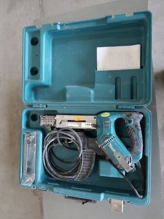 Gipsskruemaskine MAKITA 6843