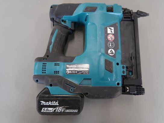 Stiftepistol MAKITA DBN500 med 1 batteri