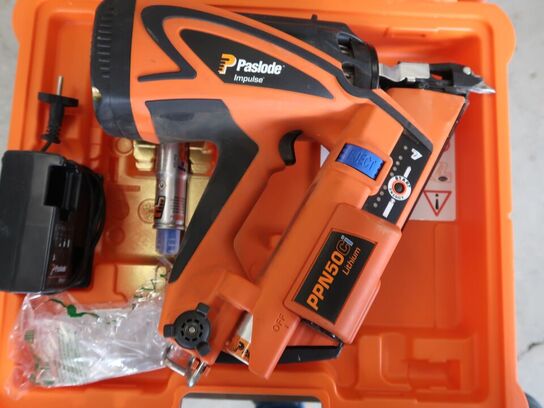 Beslagsømpistol PASLODE PPN50Ci med 1 batteri og lader