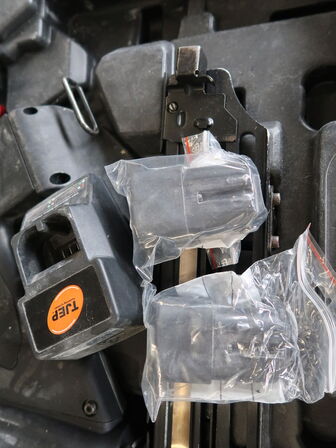 Klammepistol TJEP PQZ-75 GAS 3G med 2 batterier og lader