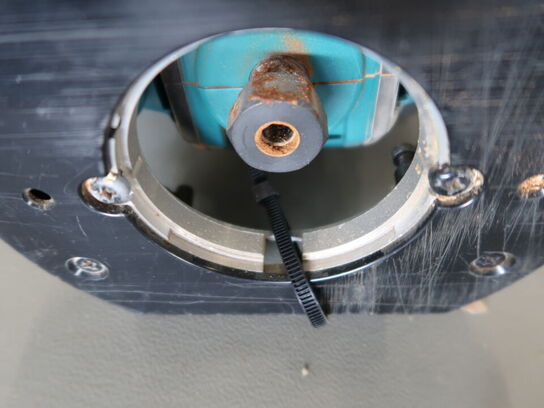 Overfræser MAKITA RP0900