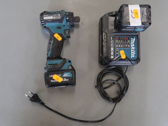 Bore-/skruemaskine MAKITA DF032D med lader og 2 batterier