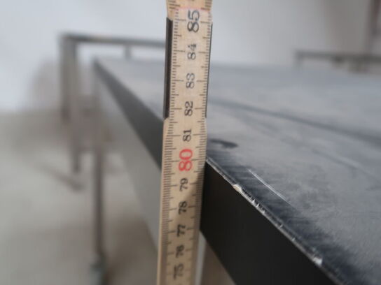 Arbejdsbord på hjul