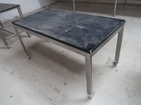 Arbejdsbord på hjul