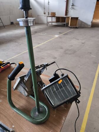 2 stk arbejdslamper samt folieomvikler