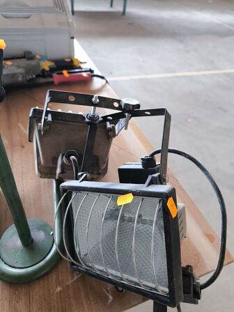 2 stk arbejdslamper samt folieomvikler