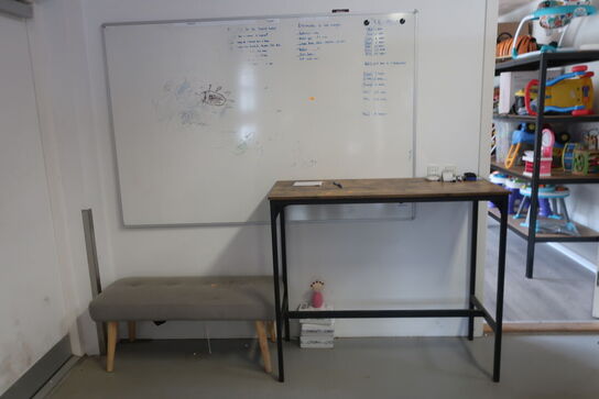 Højbord, puff & whiteboard