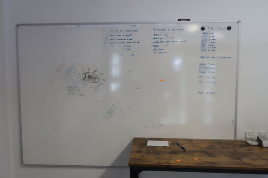 Højbord, puff & whiteboard