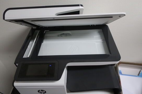 Multifunktionsprinter HP PageWide MFP 377dw inkl. reol m. indhold