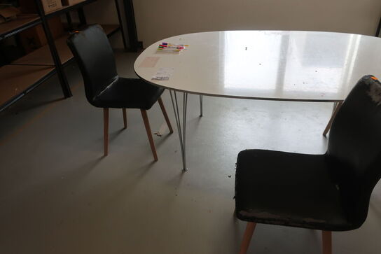 Spisebord inkl. 2 stole