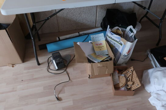 Div. klapbord, bonprinter, fotoudstyr div.