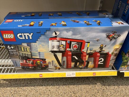 Ca. 60 kasser LEGO