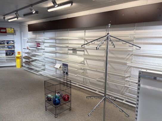 Stort parti udstillingsreoler