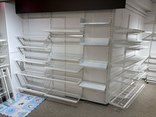 Stort parti udstillingsreoler