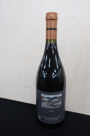 2 fl. Rødvin LEMELSON Pinot Noir 2017