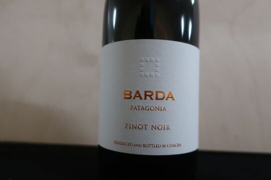 2 fl. Rødvin BARDA Pinot Noir 2018