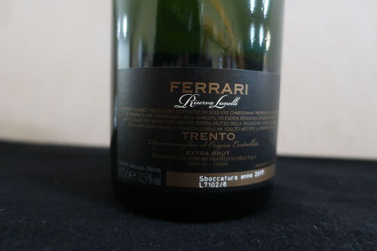 2 fl. Mousserende vin FERRARI Riserva Lunelli 2017