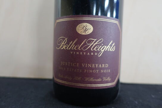 3 fl. Rødvin BETHEL HEIGHTS Pinot Noir 2013