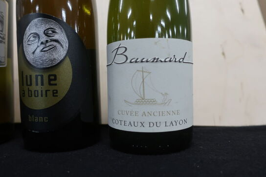 4 fl. Hvidvin samt rosevin 