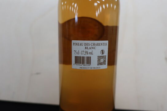 2 fl. Hvidvin FRANCOIS VOYER Pineau Des Charentes Black 