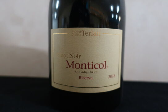 2 fl. Rødvin MONTICOL Alto Adige Pinot Nero 2016