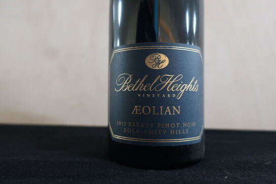 3 fl. Rødvin BETHEL HEIGHTS Æolian Pinot Noir 2015