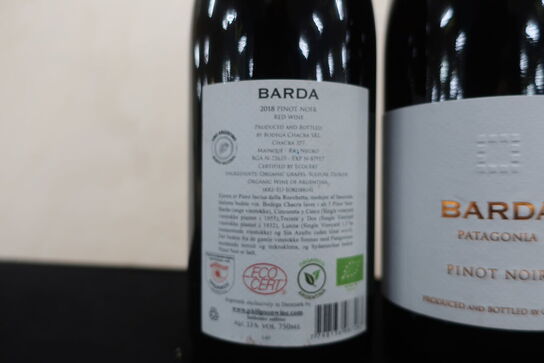 2 fl. Rødvin BARDA Pinot Noir 2018