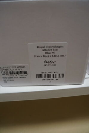 Kop ROYAL COPENHAGEN ALFABET W