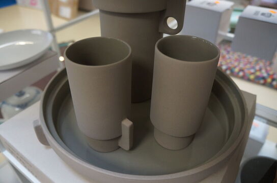 Bakke med kande & kopper ALCOA