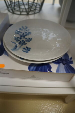 2 stk. Tallerkener ROYAL COPENHAGEN BLOMST