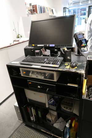 Computerskærm HP Compaq LA2306x, labelprinter, tastatur, mus, computer, printer