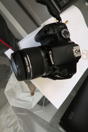 Spejlreflekskamera CANON EOS 450D med taske