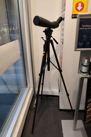 Udsigtskikkert CELESTRON TRAILSEEKER på stativ