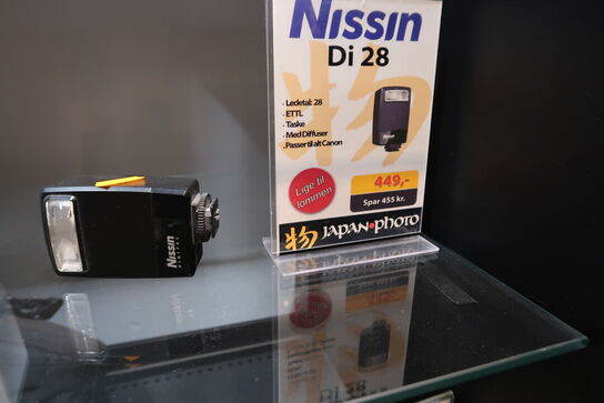 Flash NISSIN DI 28 samt 2 skt. Objektivadaptere