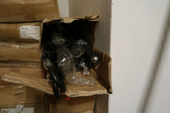 Div. Plastikposer samt paraplyer