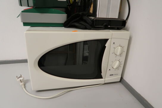 Mikrobølgeovn samt kaffemaskine MOCCAMASTER