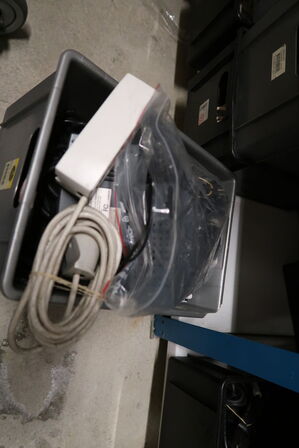 Kasser med div. Elektronik