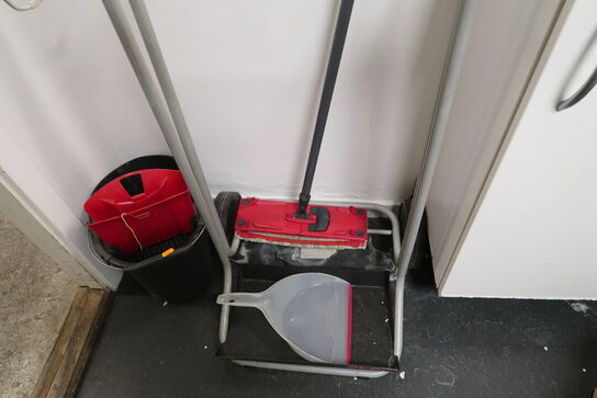 Skraldespandsstativ samt spand