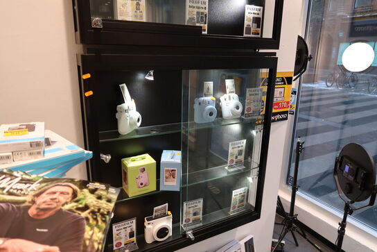 Butiksinventar uden indhold