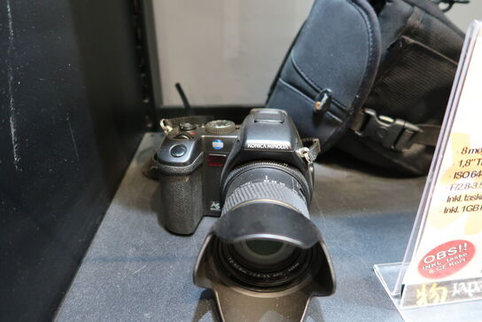 Spejlreflekskamera MINOLTA Dimage A200 med taske