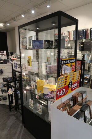 Butiksinventar uden indhold