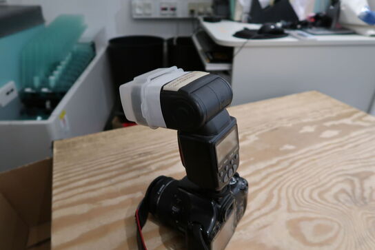 Spejlreflekskamera CANON EOS