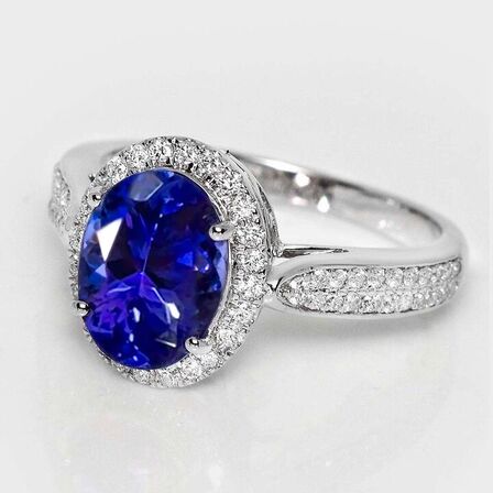 Tanzanit- og diamantring af 14 kt. hvidguld. Str. 53. IGI