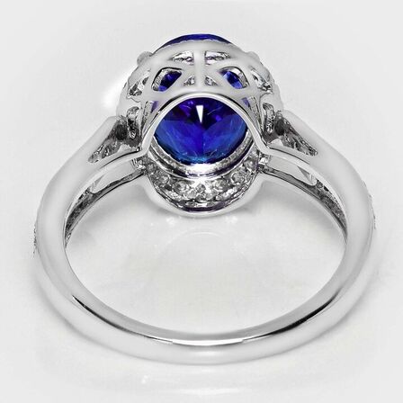 Tanzanit- og diamantring af 14 kt. hvidguld. Str. 53. IGI