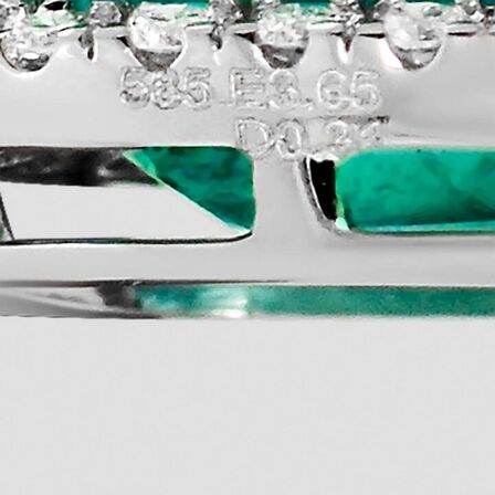 3,96 ct. meget fin smaragd og diamant vedhæng i 14 kt. hvidguld. IGI.