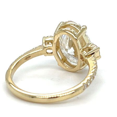 4,02 ct. oval brillant slebet diamantring (Lab. fremstillet)*. IGI