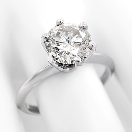 2.02 ct. naturlig brillant solitaire ring af 14 kt hvidguld. IGI